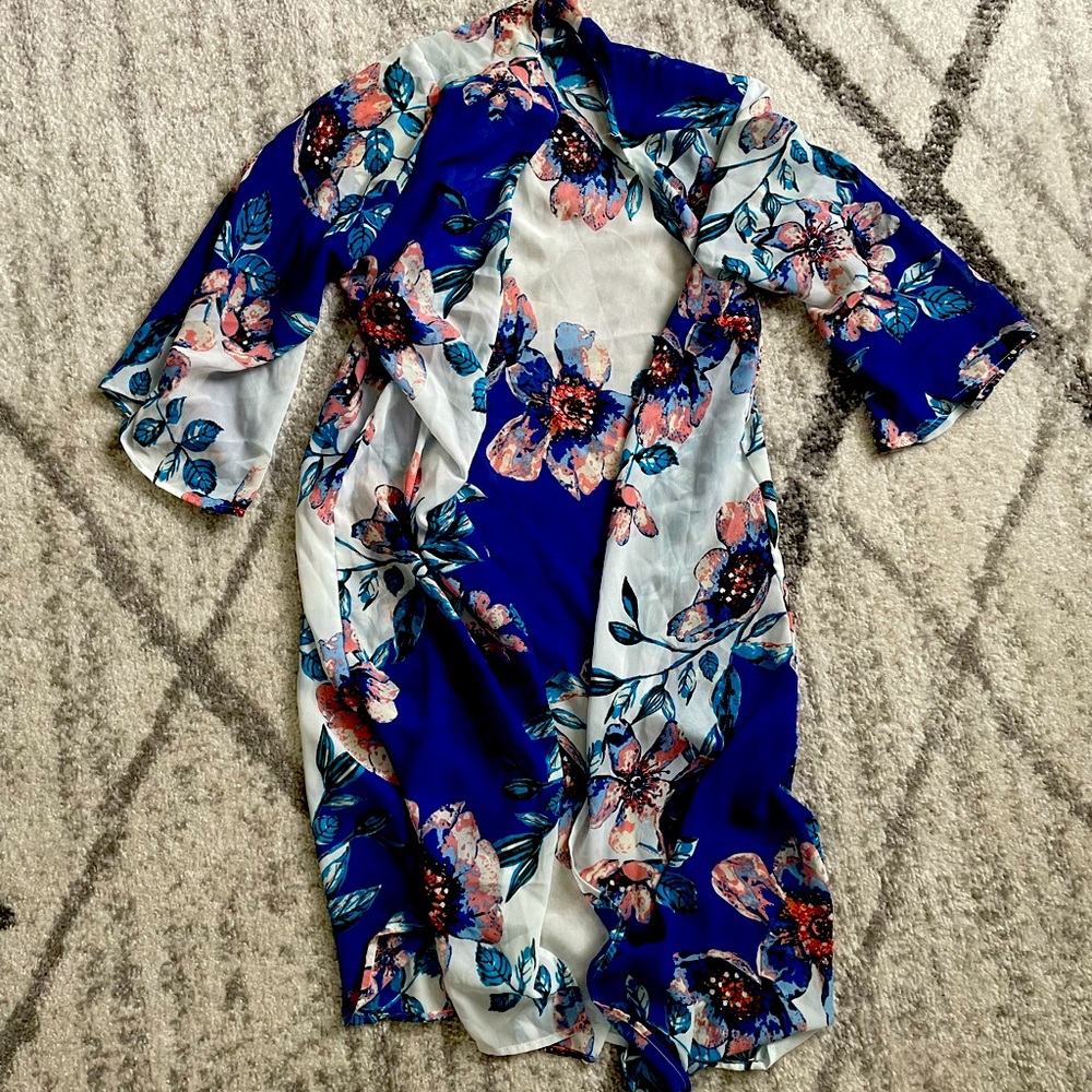 Large Floral Beach Cover